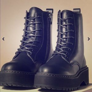 Steven Madden Bettyy Boots